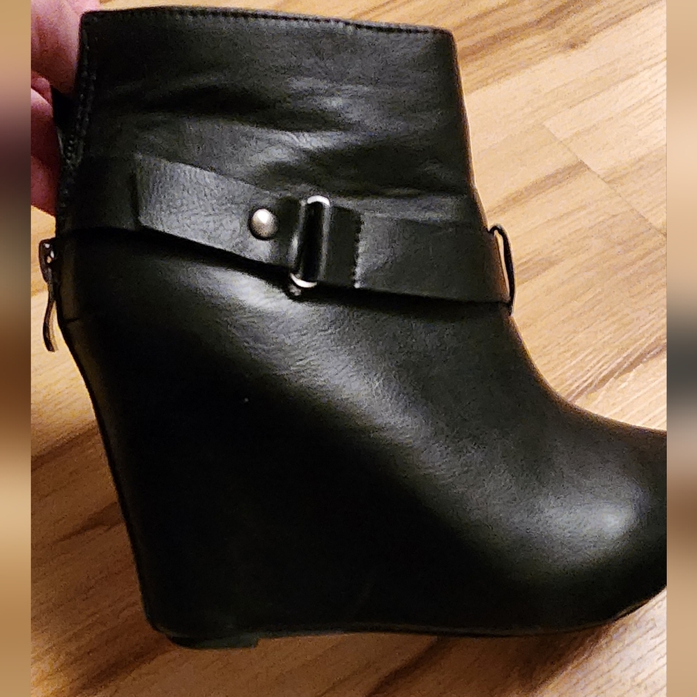 Guess Wedge Boots